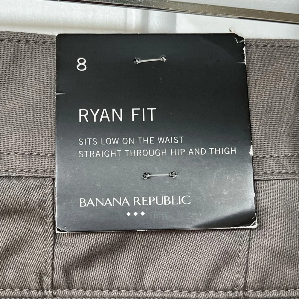 •Banana Republic Factory•  NWT Ryan Fit Taupe Chino Pants - Size 8 - Picture 7 of 10